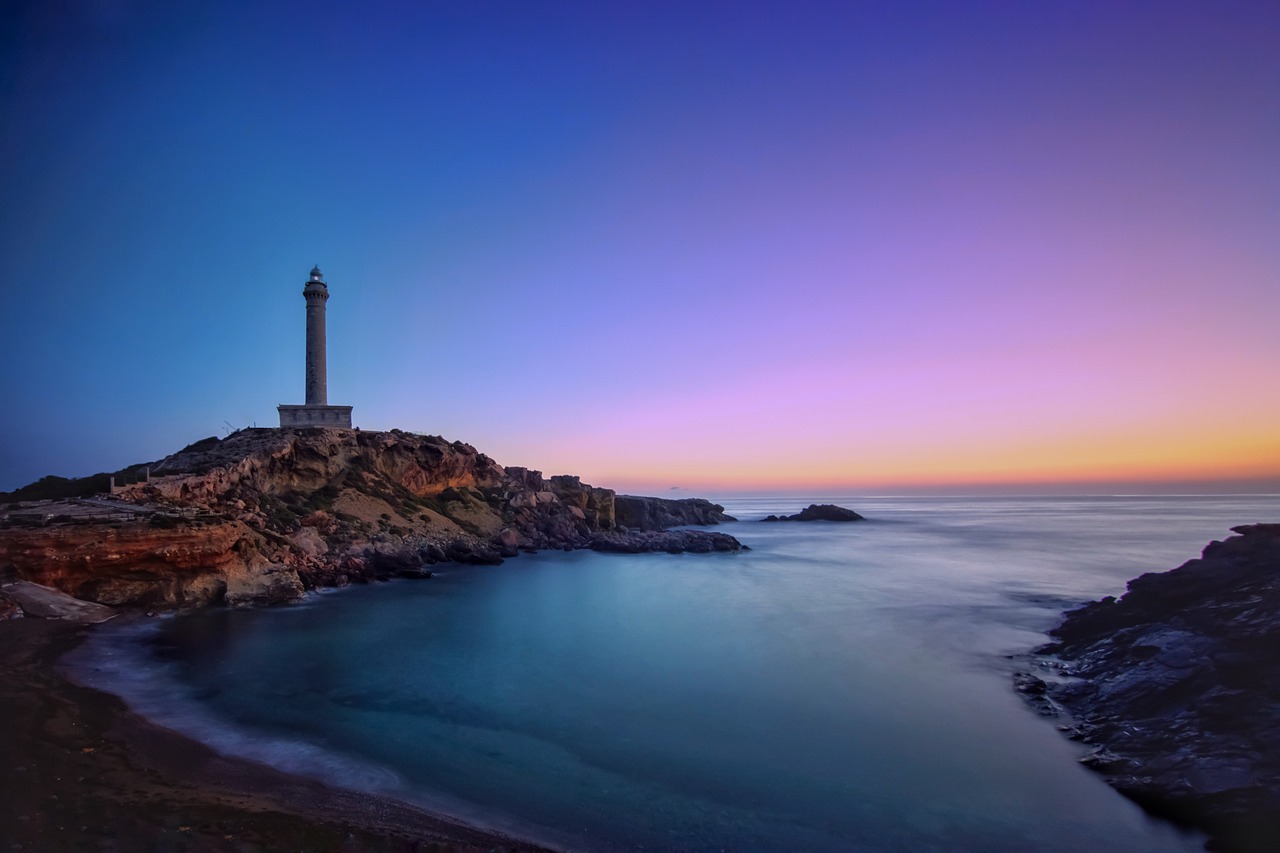 lighthouse, rocks, ocean-5525698.jpg